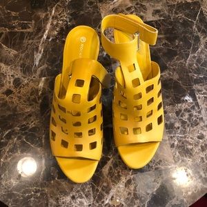 Rock port Yellow Heels (Featuring adiPRENE)